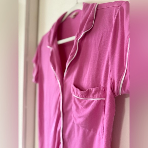 Eberjay Gisele TENCEL™ Modal Short Sleeve Top & Cropped Capri Pants PJ Set - Picture 5 of 10